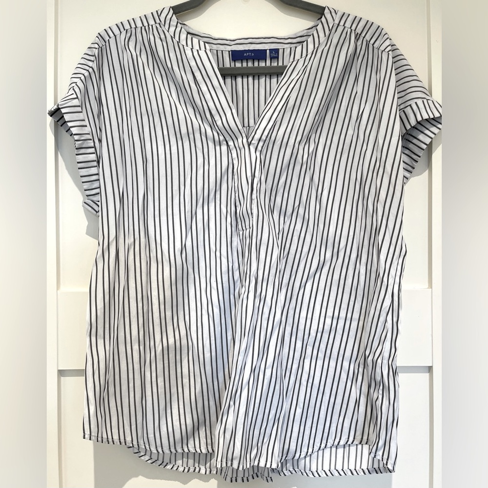 APT. 9 V-Neck Short Sleeve Stripped White and Gray Women’s Top size Large